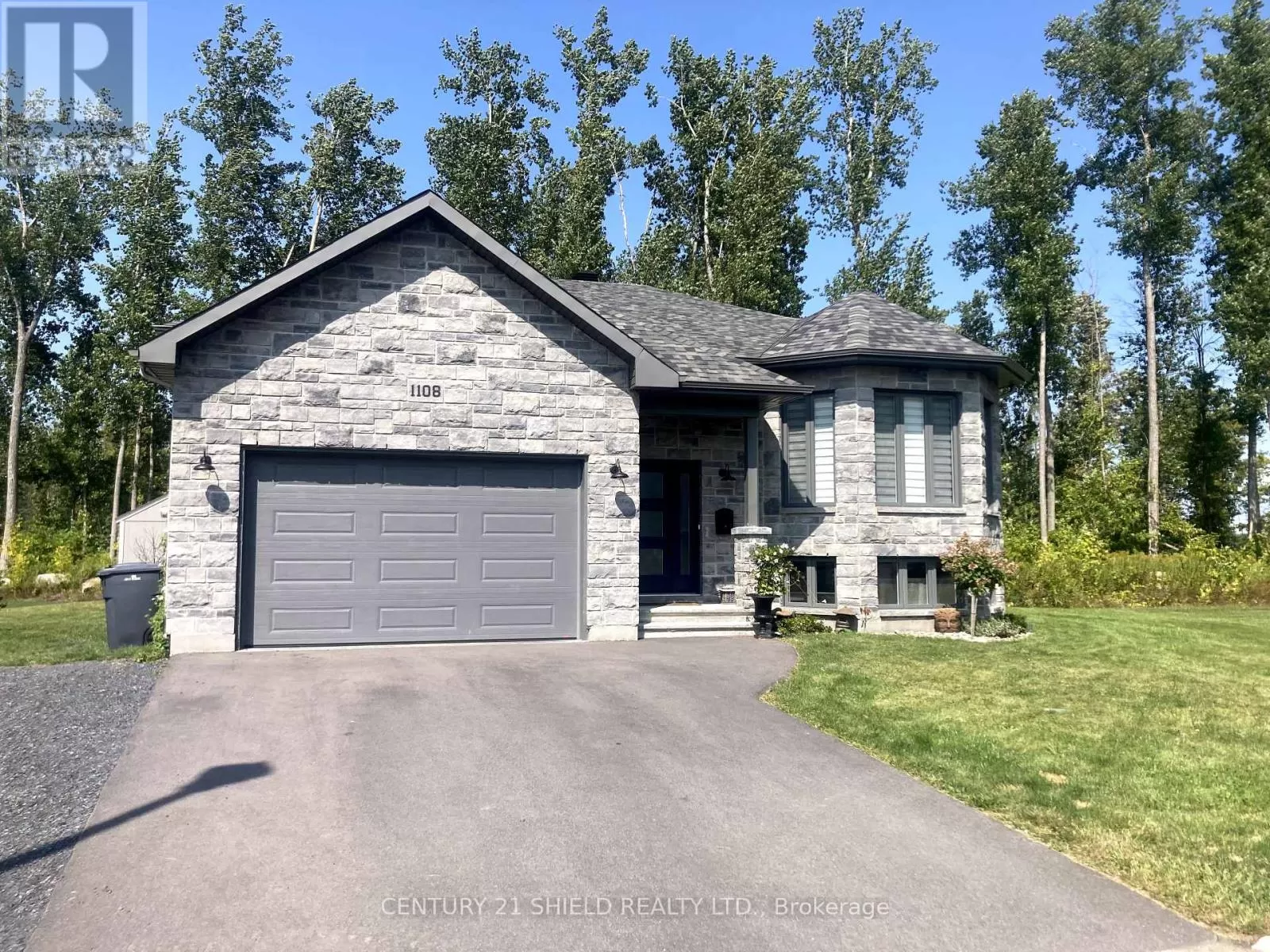 House for rent: 1108 Nicolas Crescent W, Cornwall, Ontario K6J 0C1