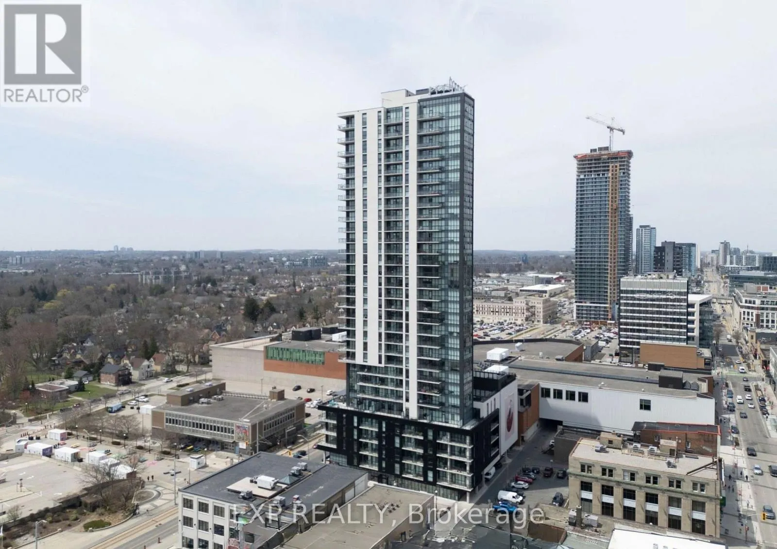 Apartment for rent: 1108b - 60 Charles Street W, Kitchener, Ontario N2G 0C9