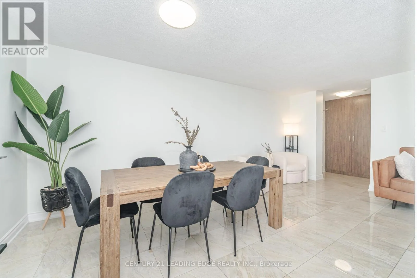 Apartment for rent: 1109 - 18 Knightsbridge Road, Brampton, Ontario L6T 3X5