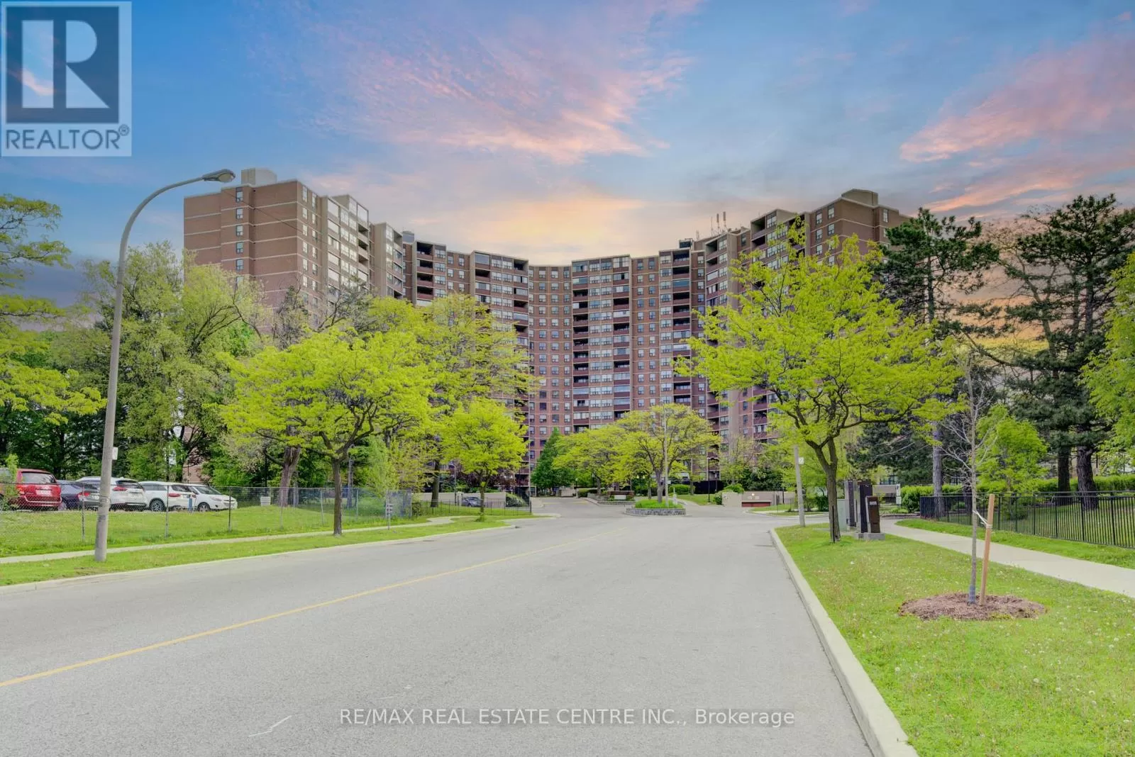 Apartment for rent: 1109 - 716 The West Mall, Toronto, Ontario M9C 4X6