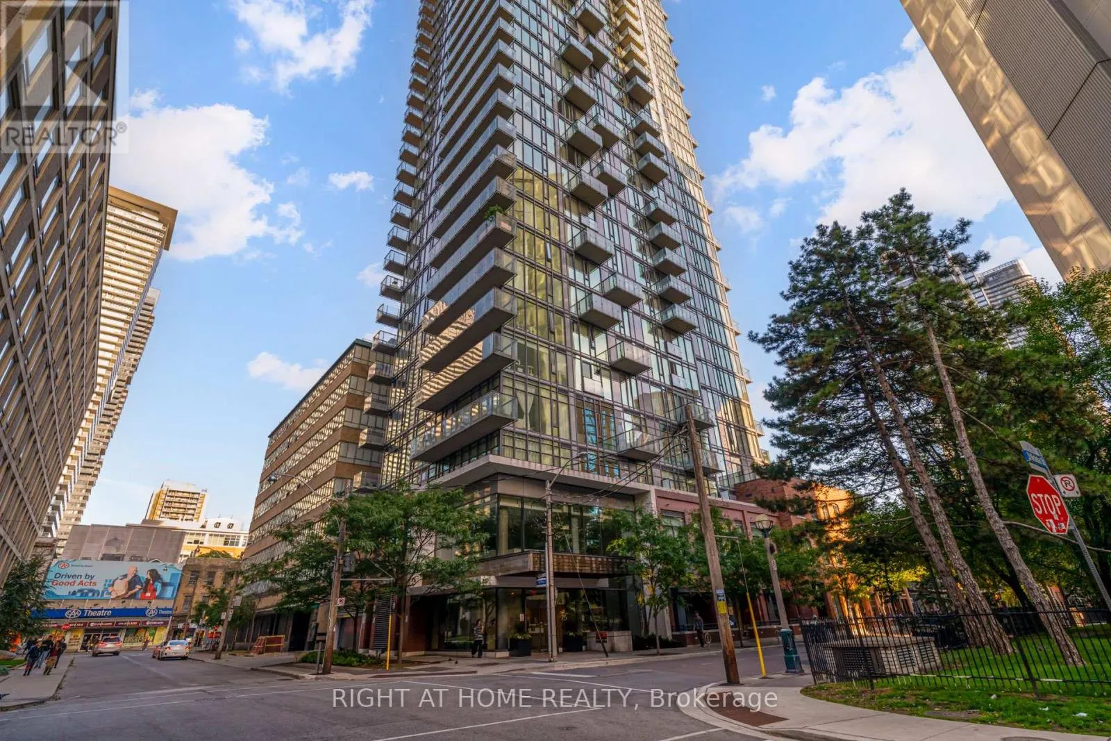 Apartment for rent: 1109 - 75 St Nicholas Street, Toronto, Ontario M4Y 0A5