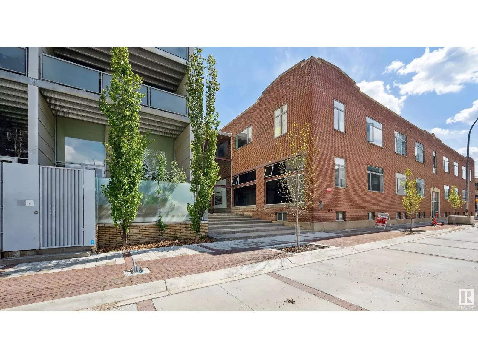 Apartment for rent: #111 10309 107 St Nw, Edmonton, Alberta T5J 1K3