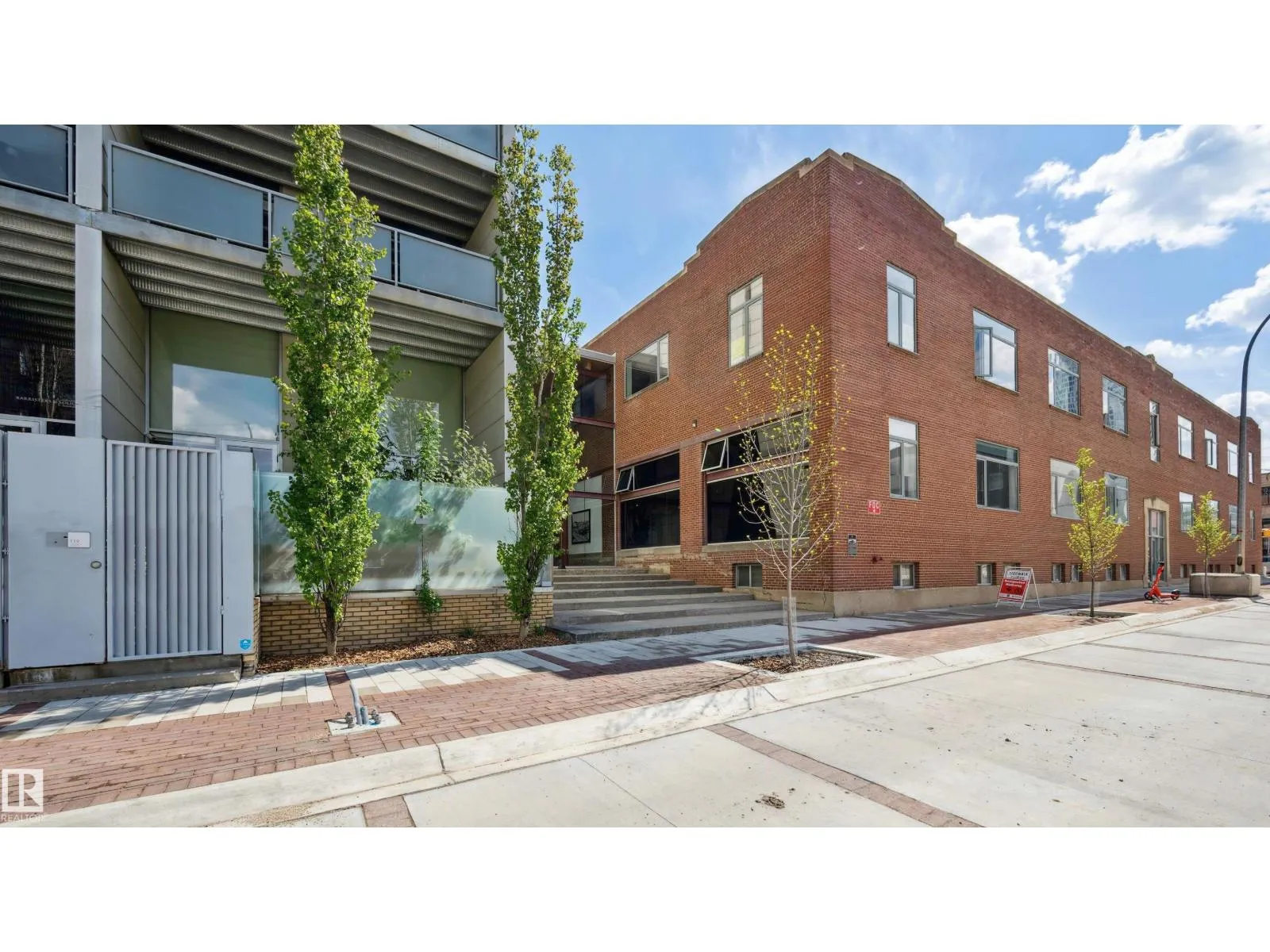 Apartment for rent: #111 10309 107 St Nw, Edmonton, Alberta T5J 1K3