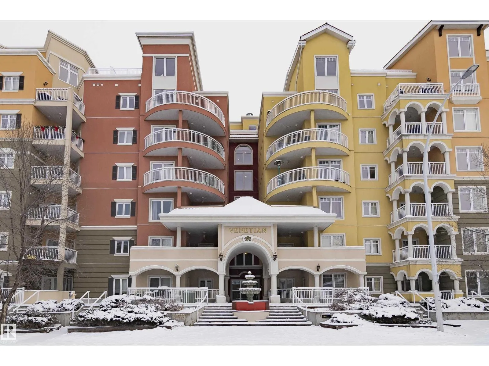 Apartment for rent: #111 10333 112 St Nw, Edmonton, Alberta T5K 0B4