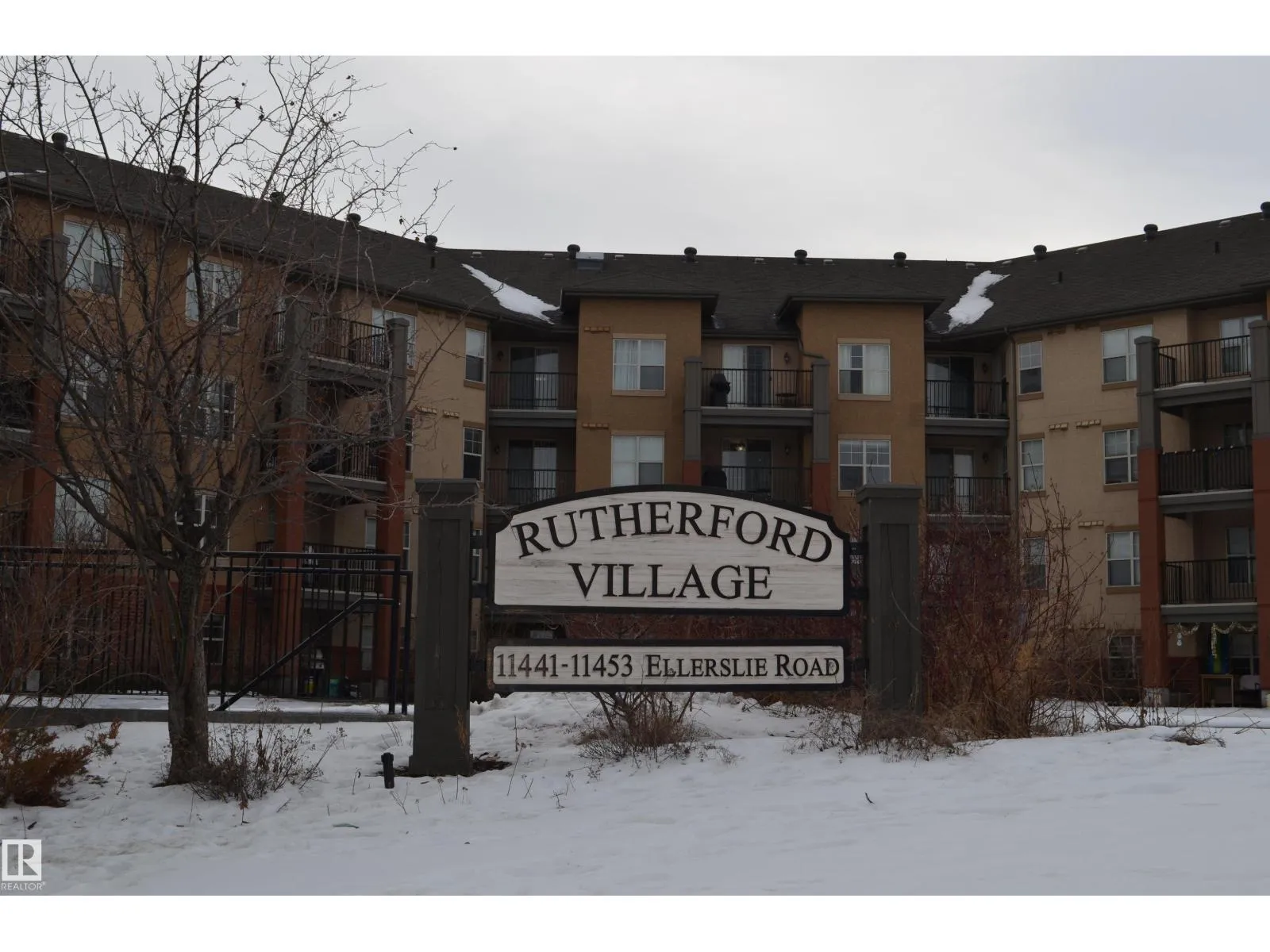 Apartment for rent: #111 11445 Ellerslie Rd Sw, Edmonton, Alberta T6W 1T1