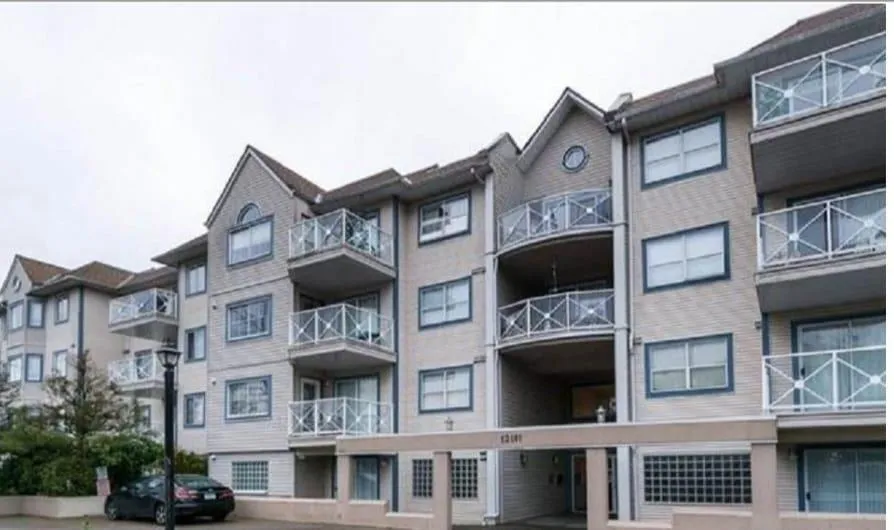 Apartment for rent: 111 12101 80 Avenue, Surrey, British Columbia V3W 5V6