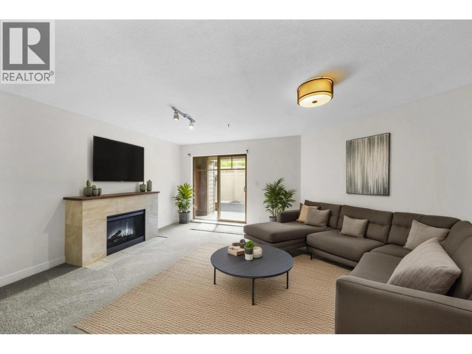 Apartment for rent: 111 12248 224 Street, Maple Ridge, British Columbia V2X 8W6