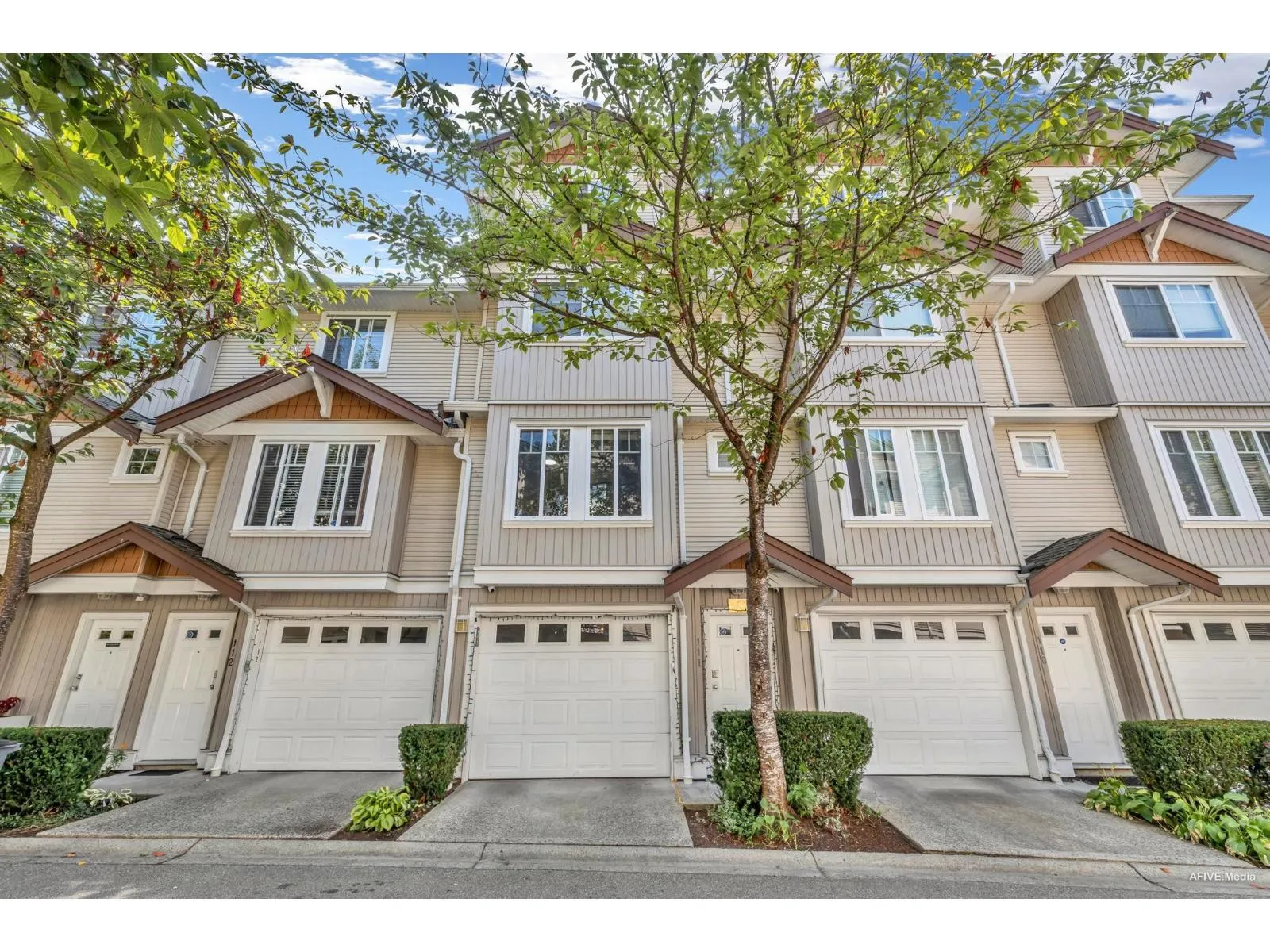 Row / Townhouse for rent: 111 12711 64 Avenue, Surrey, British Columbia V3W 1X1