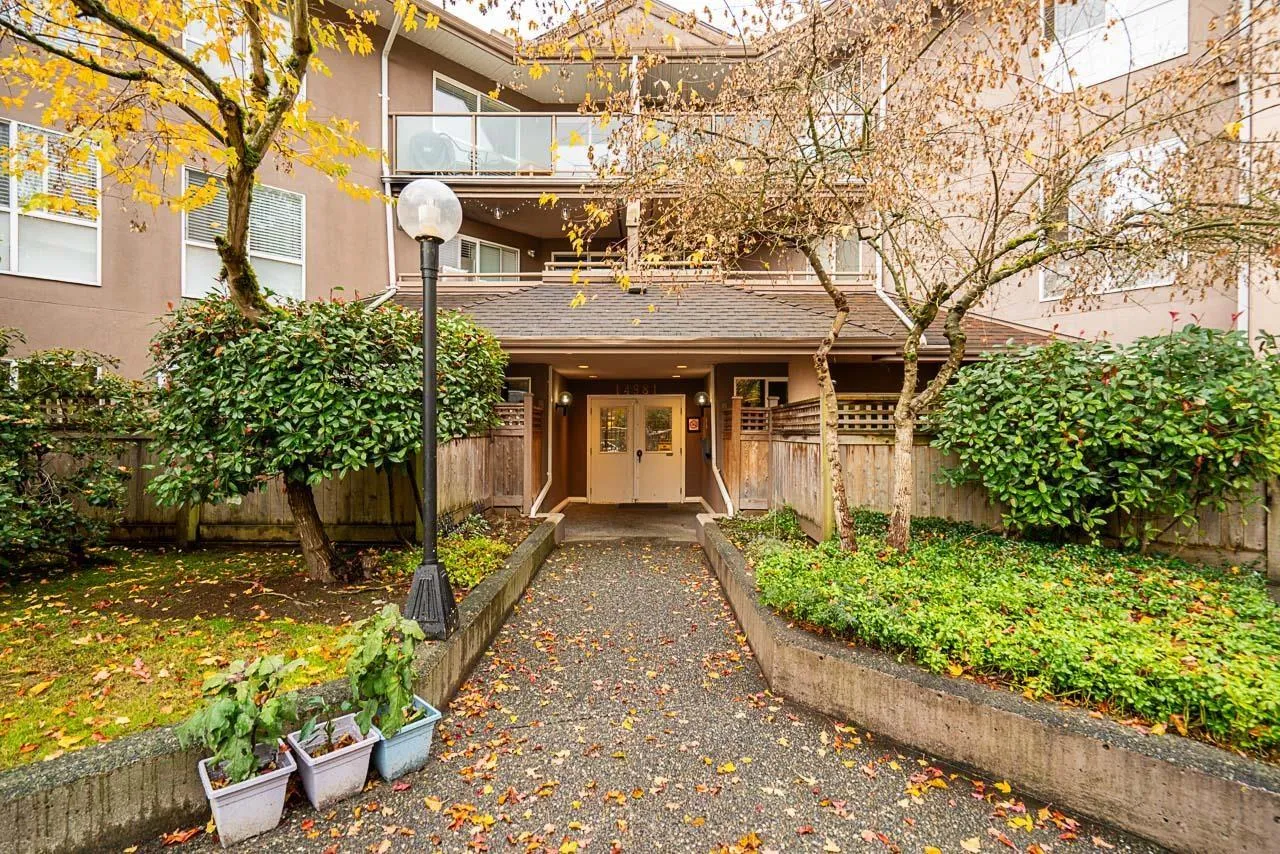 Apartment for rent: 111 14981 101a Avenue, Surrey, British Columbia V3R 0T1