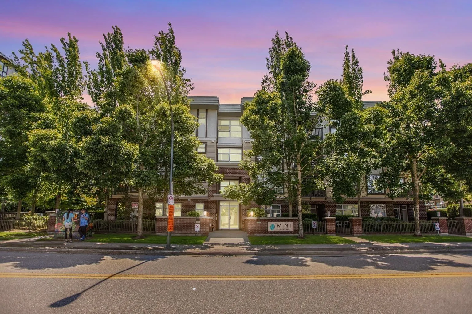 Apartment for rent: 111 15168 19 Avenue, Surrey, British Columbia V4A 0A5