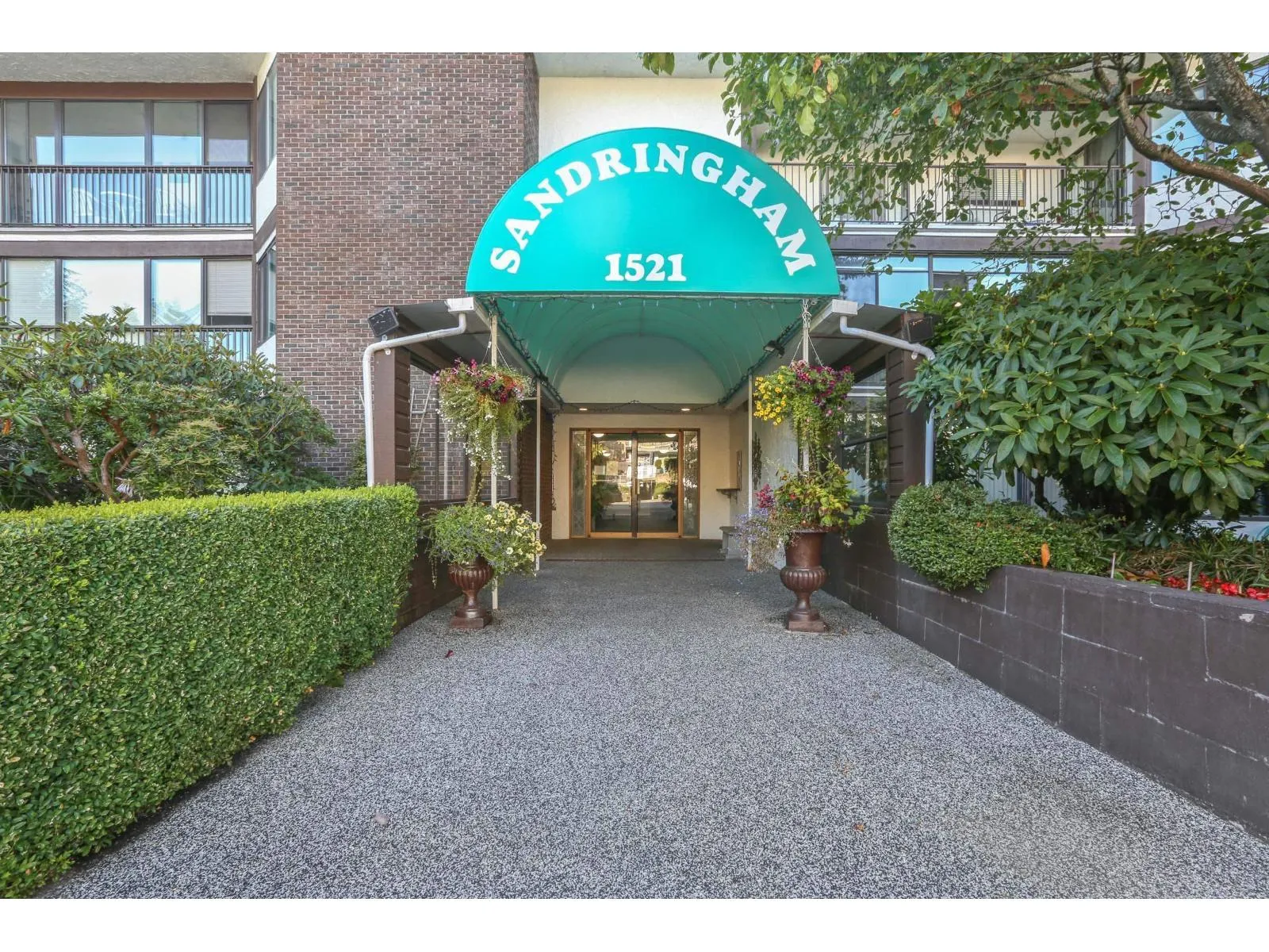 Apartment for rent: 111 1521 Blackwood Street, White Rock, British Columbia V4B 3V6