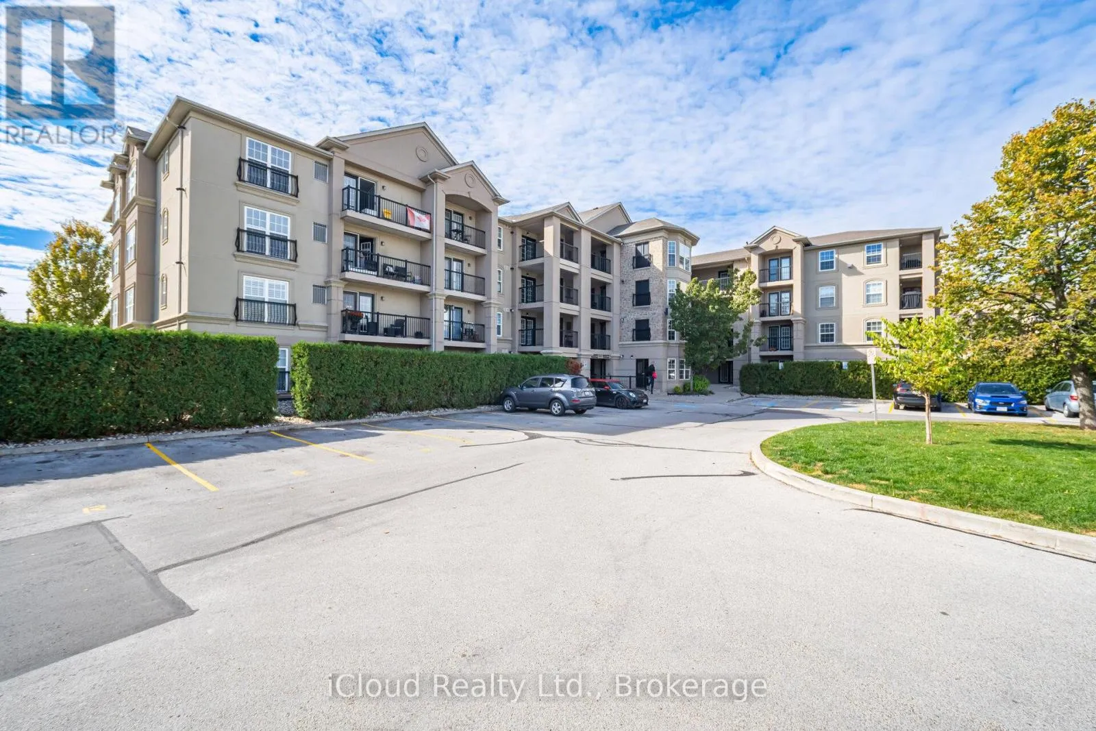 Apartment for rent: 111 - 2035 Appleby Line, Burlington, Ontario L7L 7G8