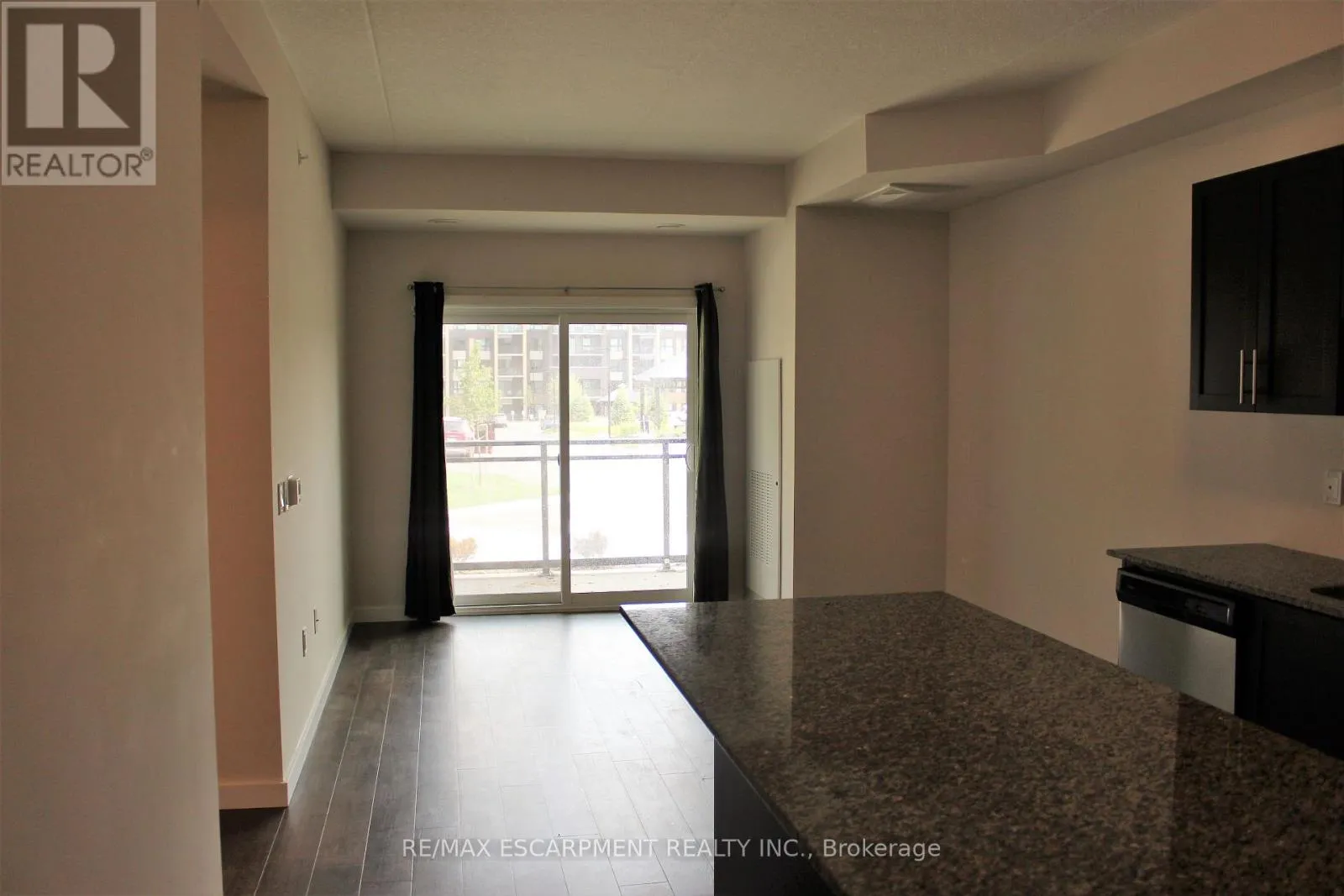 Apartment for rent: 111 - 25 Kay Crescent, Guelph, Ontario N1L 1H1