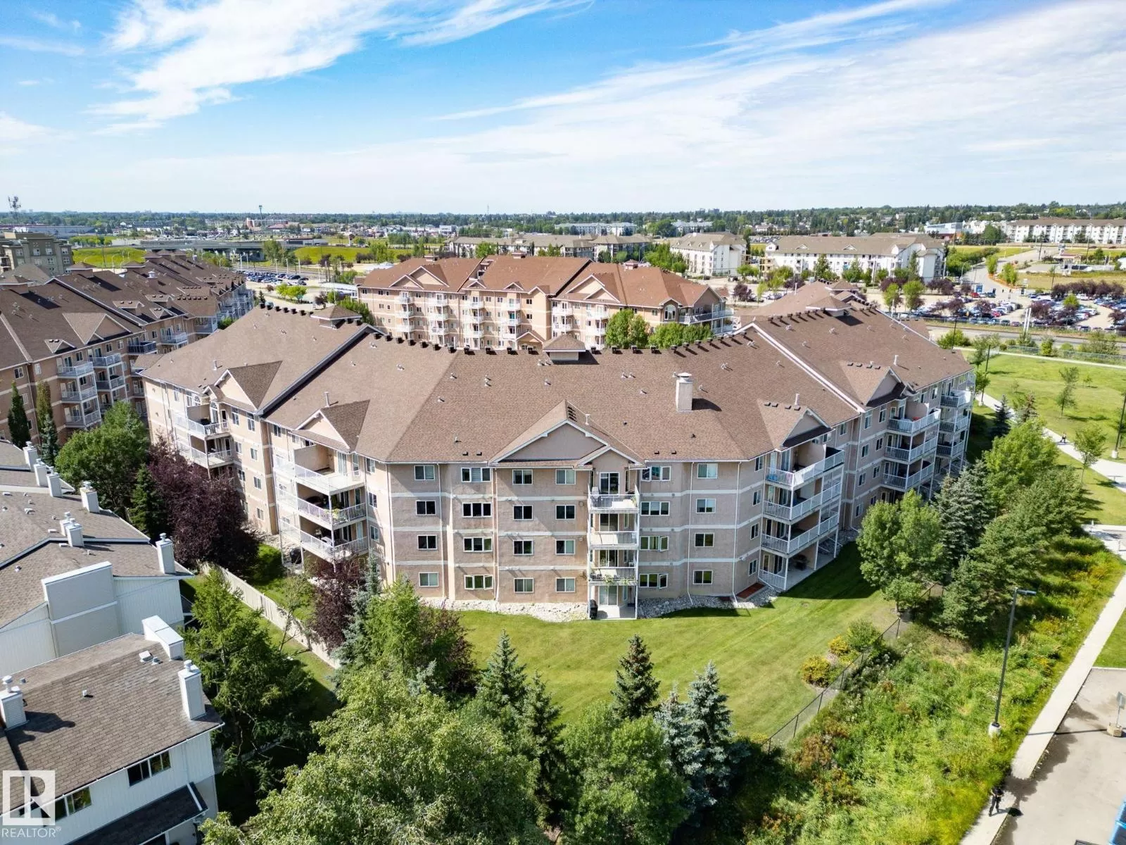 Apartment for rent: #111 4312 139 Av Nw, Edmonton, Alberta T5Y 3J4