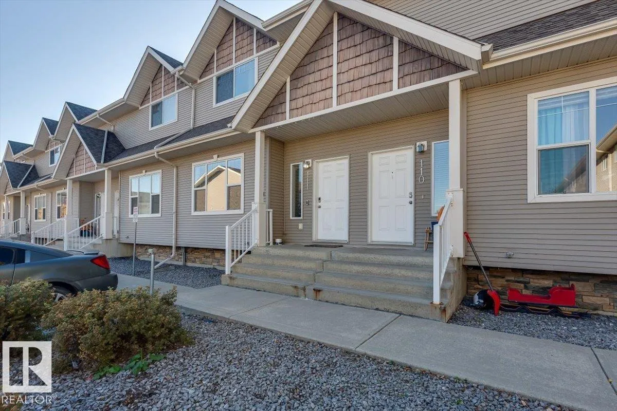 Row / Townhouse for rent: #111 50 Lucky Pl, Sylvan Lake, Alberta T4S 0E3