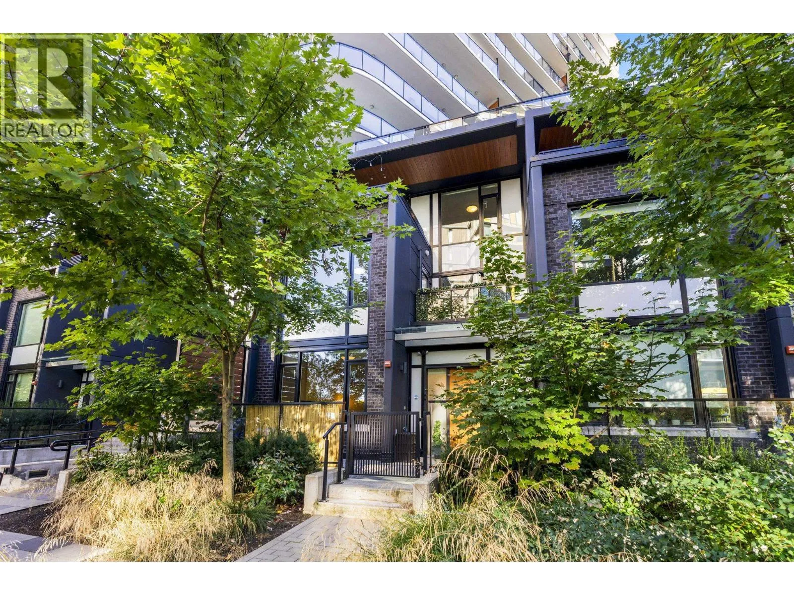 Row / Townhouse for rent: 111 8761 University Crescent, Burnaby, British Columbia V5A 0G3