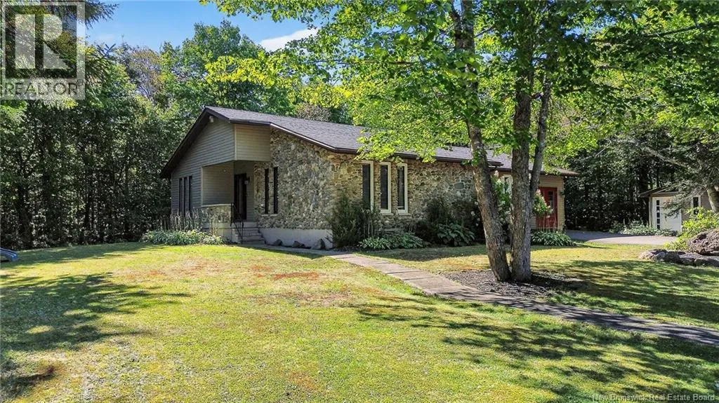 House for rent: 111 Birch Hill Crescent, Moncton, New Brunswick E1G 4R2