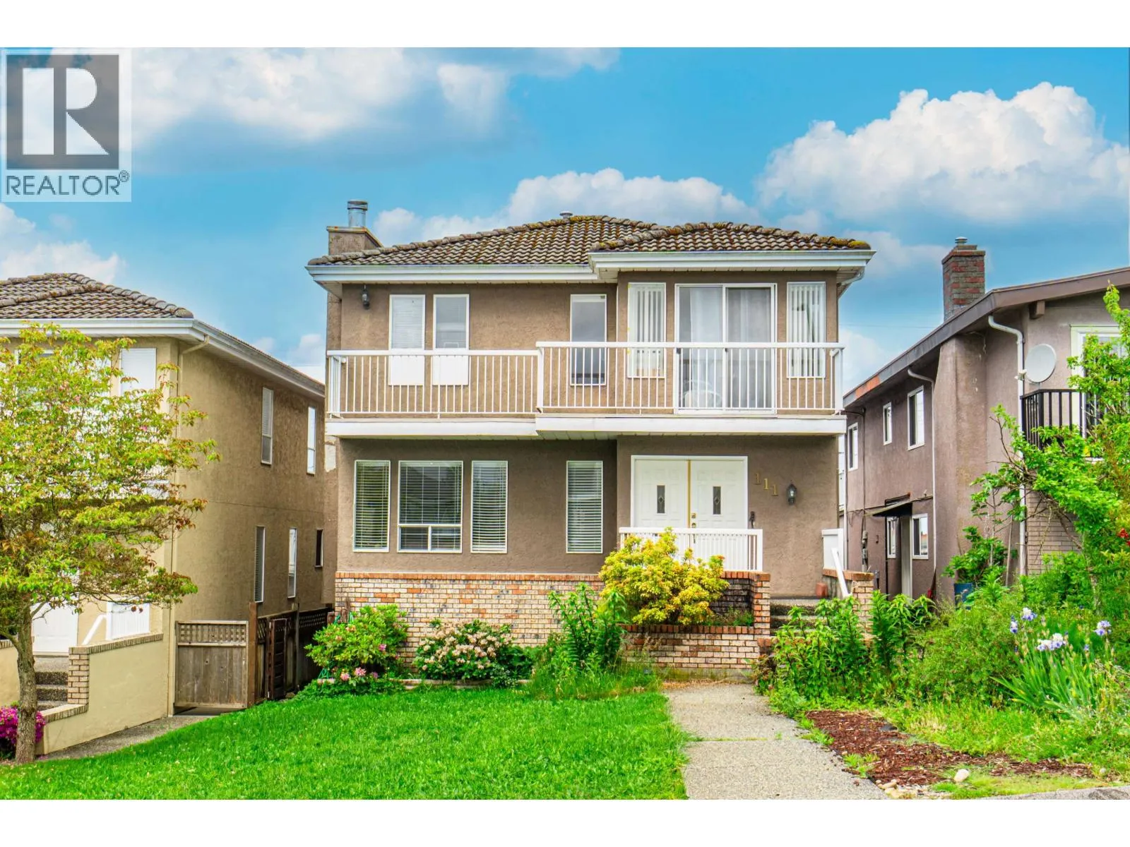 House for rent: 111 Grosvenor Avenue, Burnaby, British Columbia V5B 3N7