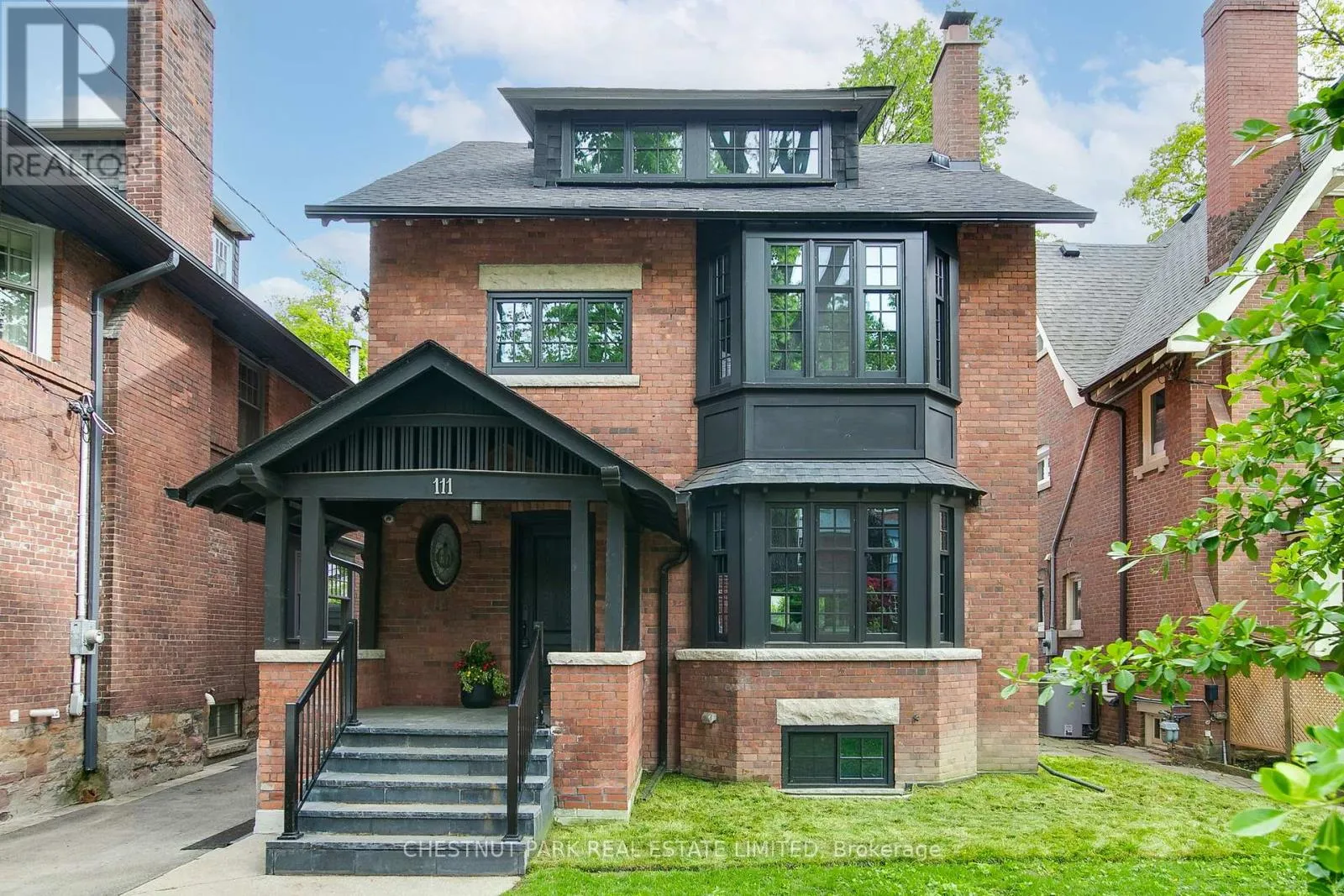 House for rent: 111 Roxborough Drive, Toronto, Ontario M4W 1X5