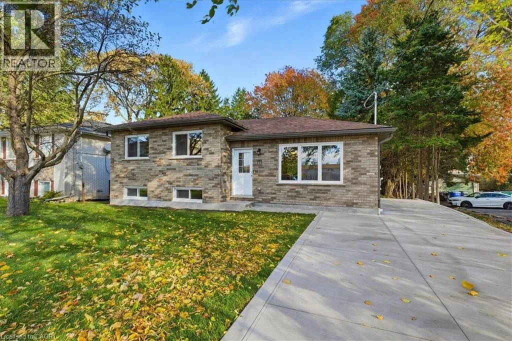 House for rent: 111 Second Avenue, Kitchener, Ontario N2C 1N4