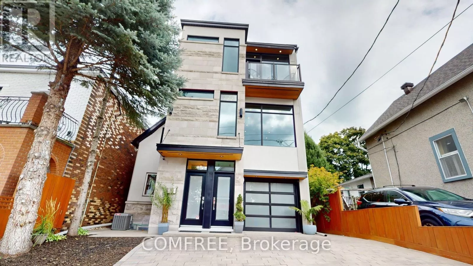 Duplex for rent: 111 Sherbrooke Avenue, Ottawa, Ontario K1Y 1S1