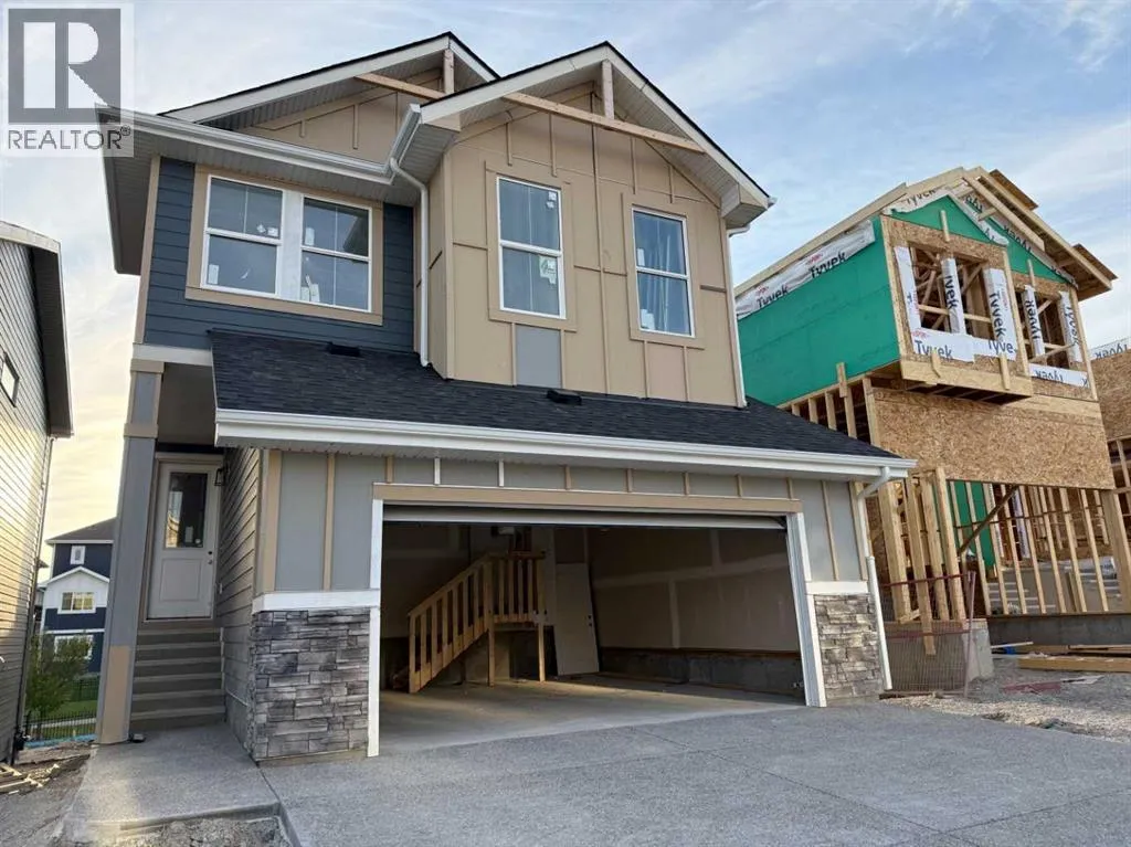 House for rent: 111 Sundown Crescent, Cochrane, Alberta T4C 1Y3