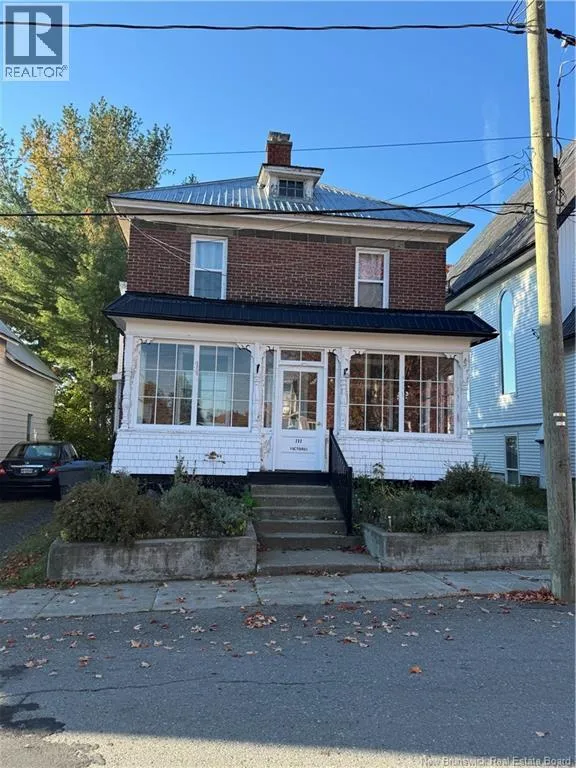 Duplex for rent: 111 Victoria Street, Woodstock, New Brunswick E7M 3A4