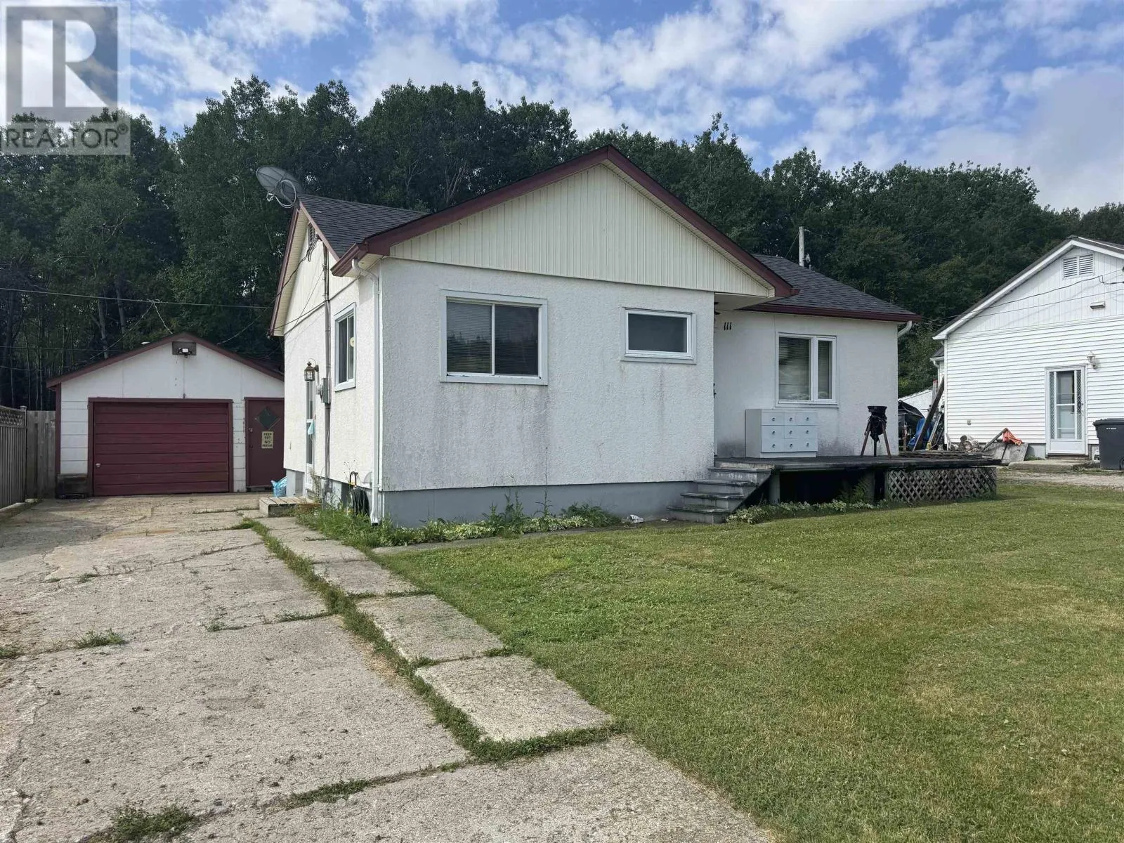 111 Warbler Dr, Manitouwadge, Ontario P0T 2C0