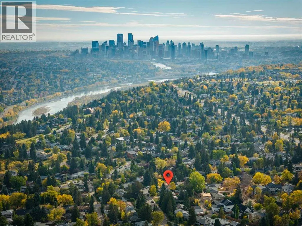 House for rent: 111 Wimbledon Crescent Sw, Calgary, Alberta T3C 3J2