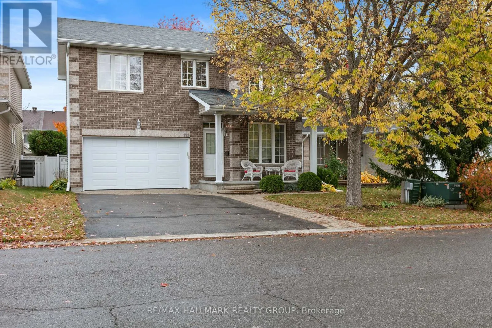 House for rent: 111 Woliston Crescent, Ottawa, Ontario K2W 1G5