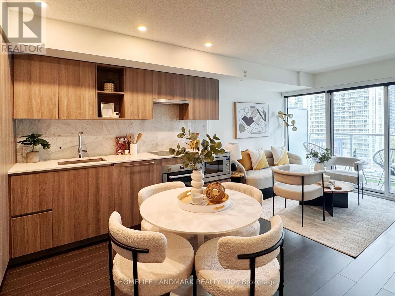 Apartment for rent: 1110 - 19 Bathurst Street, Toronto, Ontario M5V 0N2