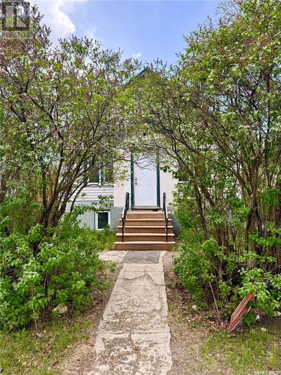 House for rent: 1110 Queen Street, Regina, Saskatchewan S4B 4B2