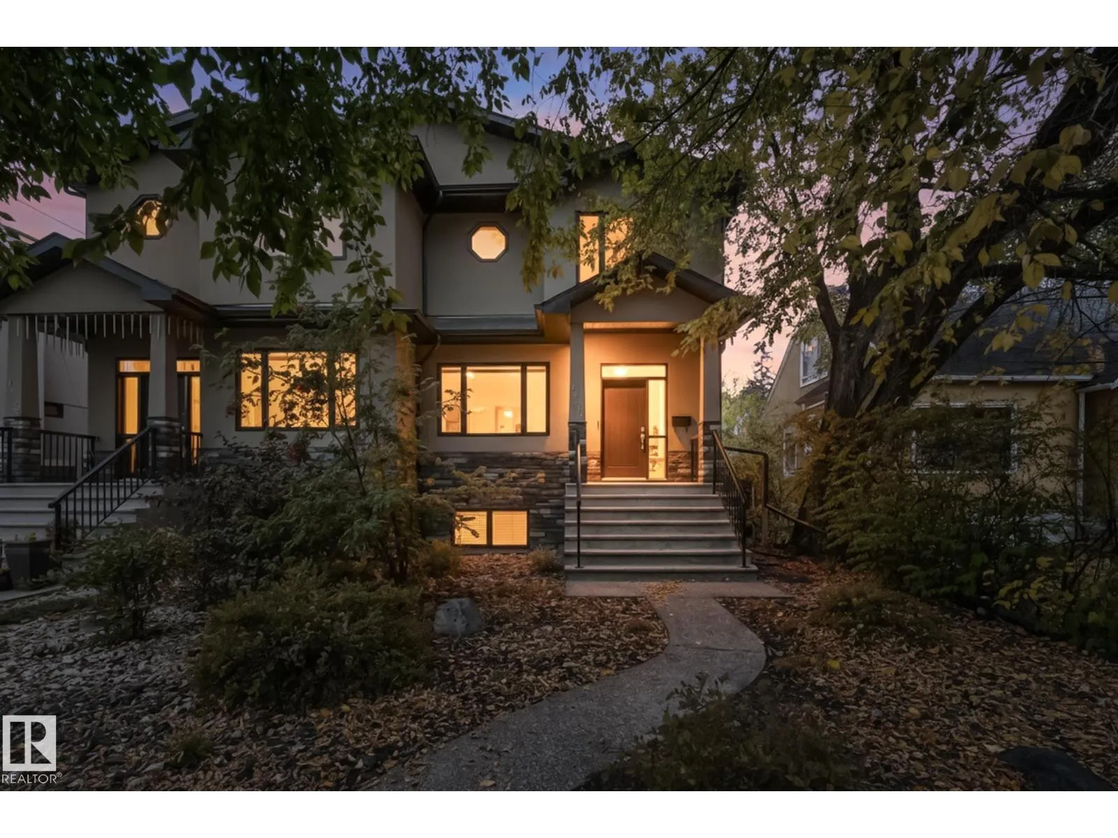 Duplex for rent: 11106 76 Av Nw, Edmonton, Alberta T6G 0J8