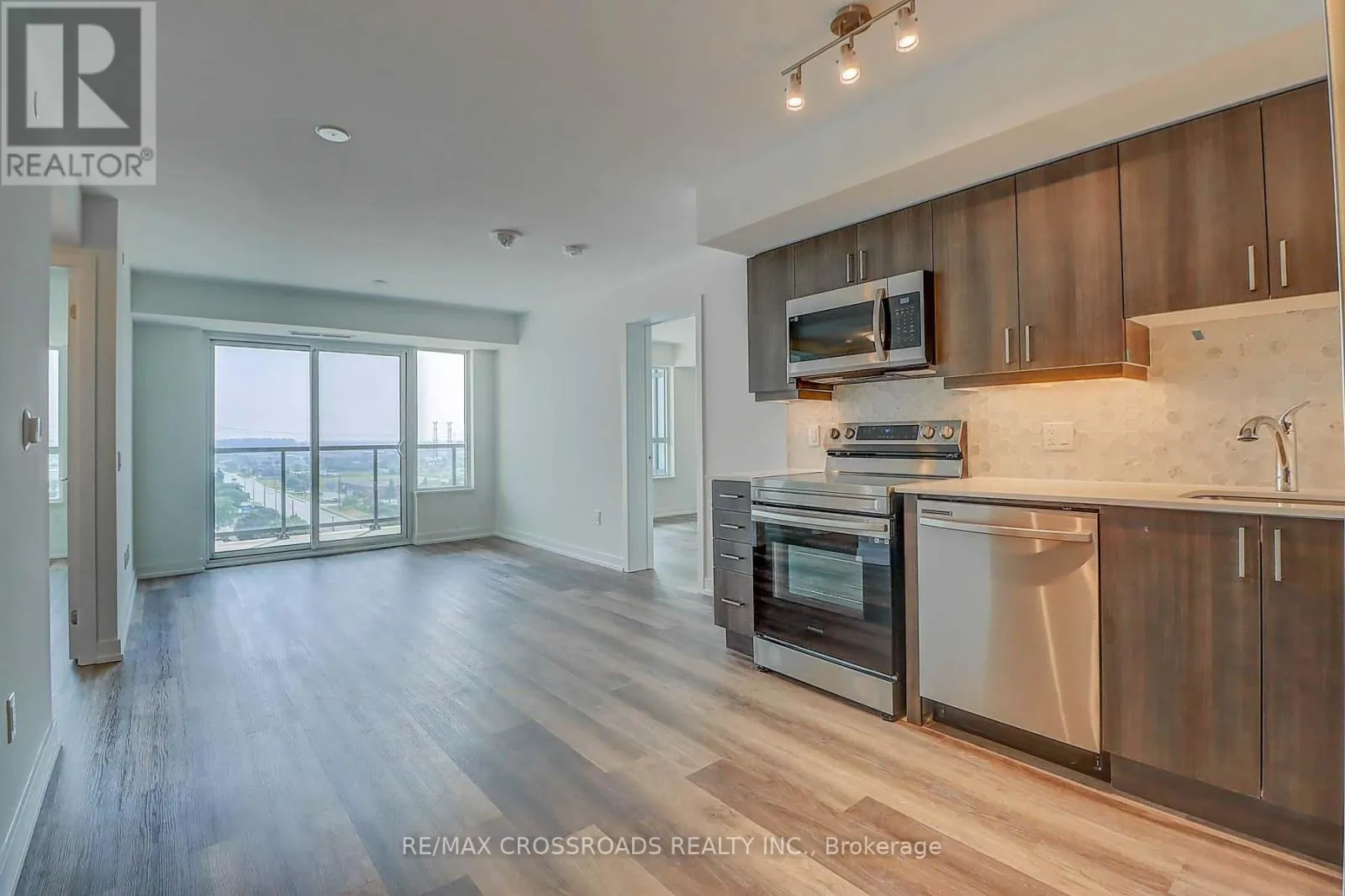 Apartment for rent: 1111 - 1480 Bayly Street, Pickering, Ontario L1W 3T8