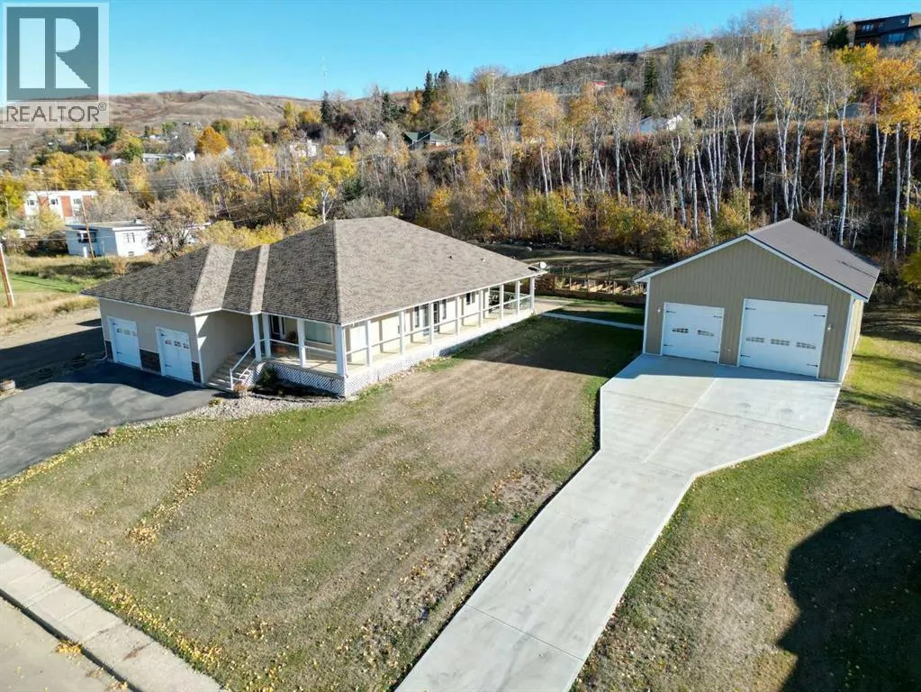 House for rent: 11111 99 Street, Peace River, Alberta T8S 1L7