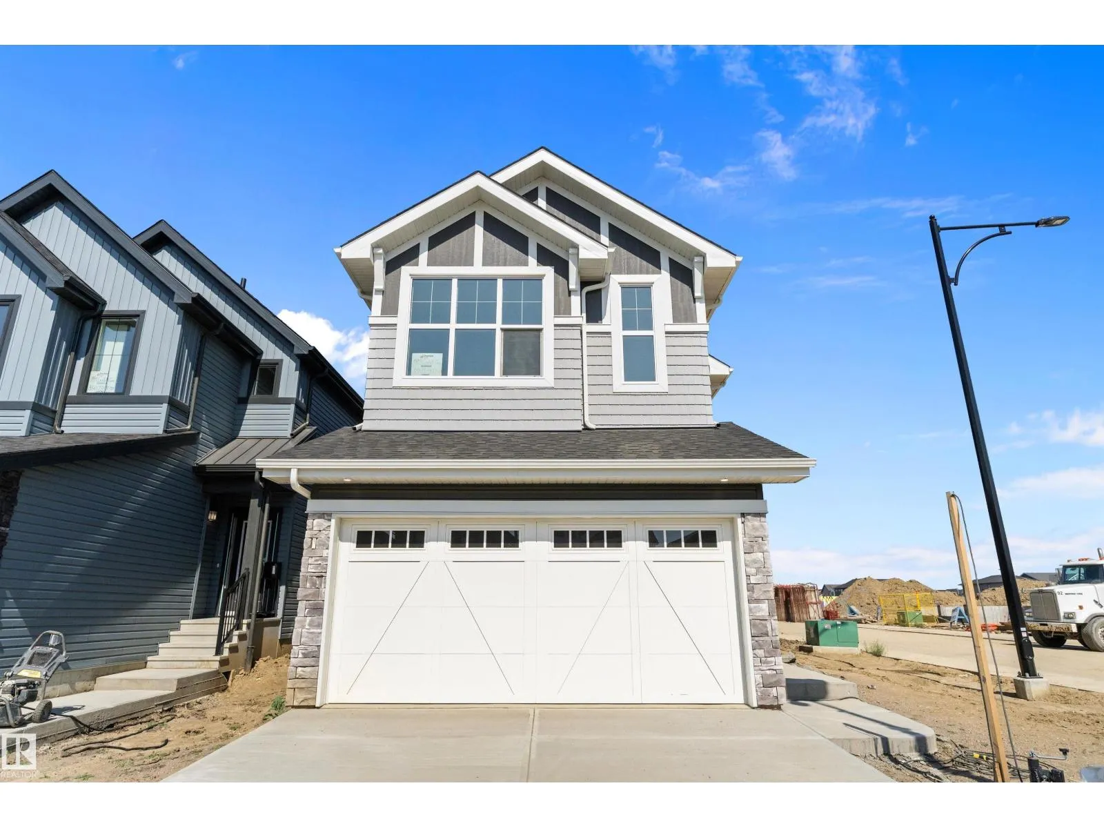 House for rent: 1113 Cristall Crescent Sw, Edmonton, Alberta T6W 2Z1