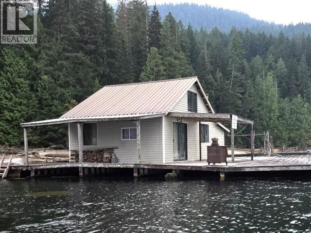 Other for rent: 11136 Powell Lake, Powell River, British Columbia