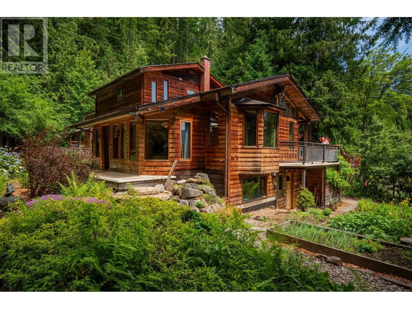 House for rent: 1116 C Avenue, Kaslo, British Columbia V0G 1M0