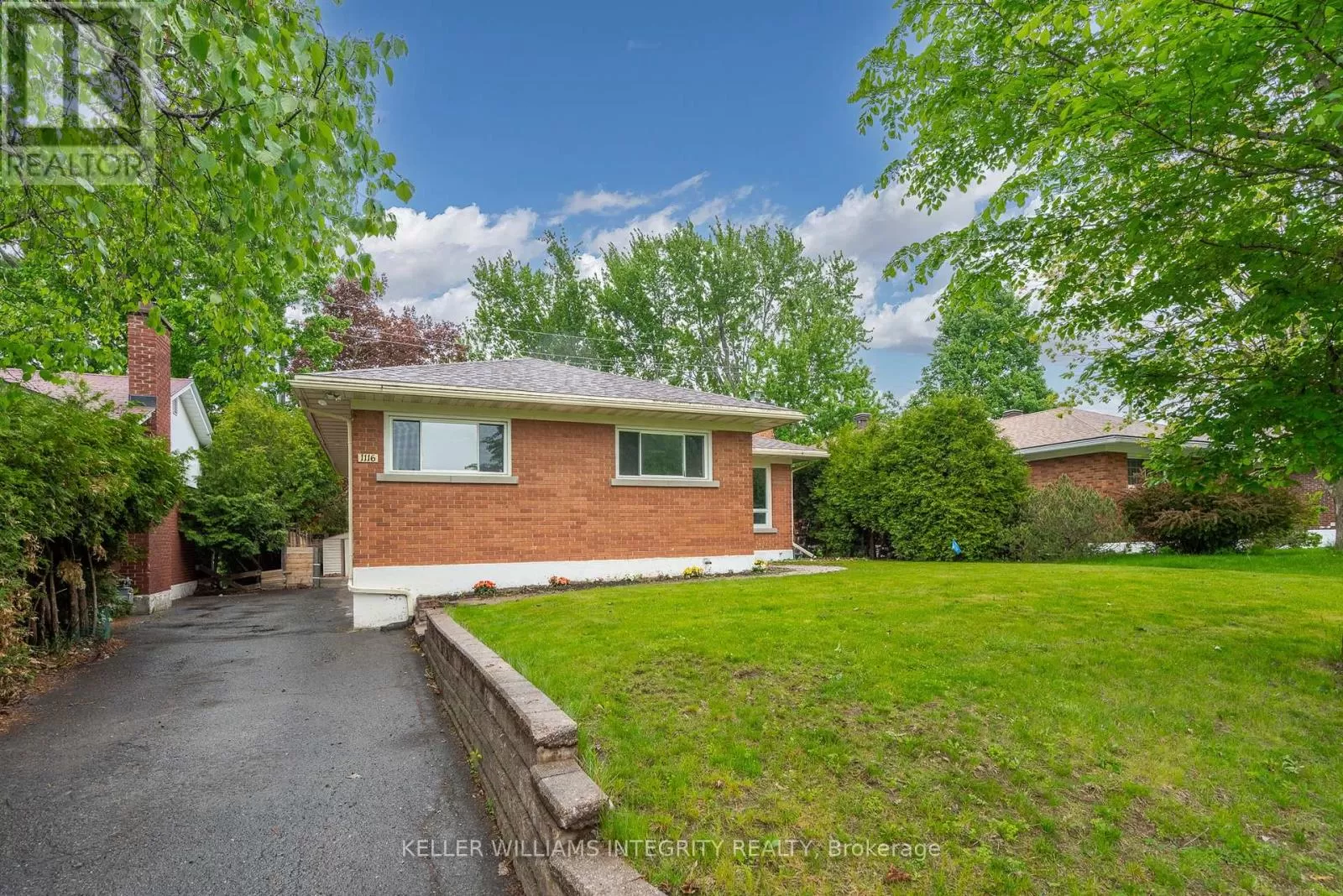 Duplex for rent: 1116 Cline Crescent, Ottawa, Ontario K2C 2P2