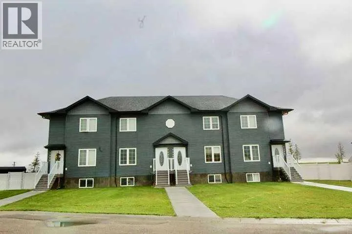 Row / Townhouse for rent: 1117 30 Street, Wainwright, Alberta T9W 0A9