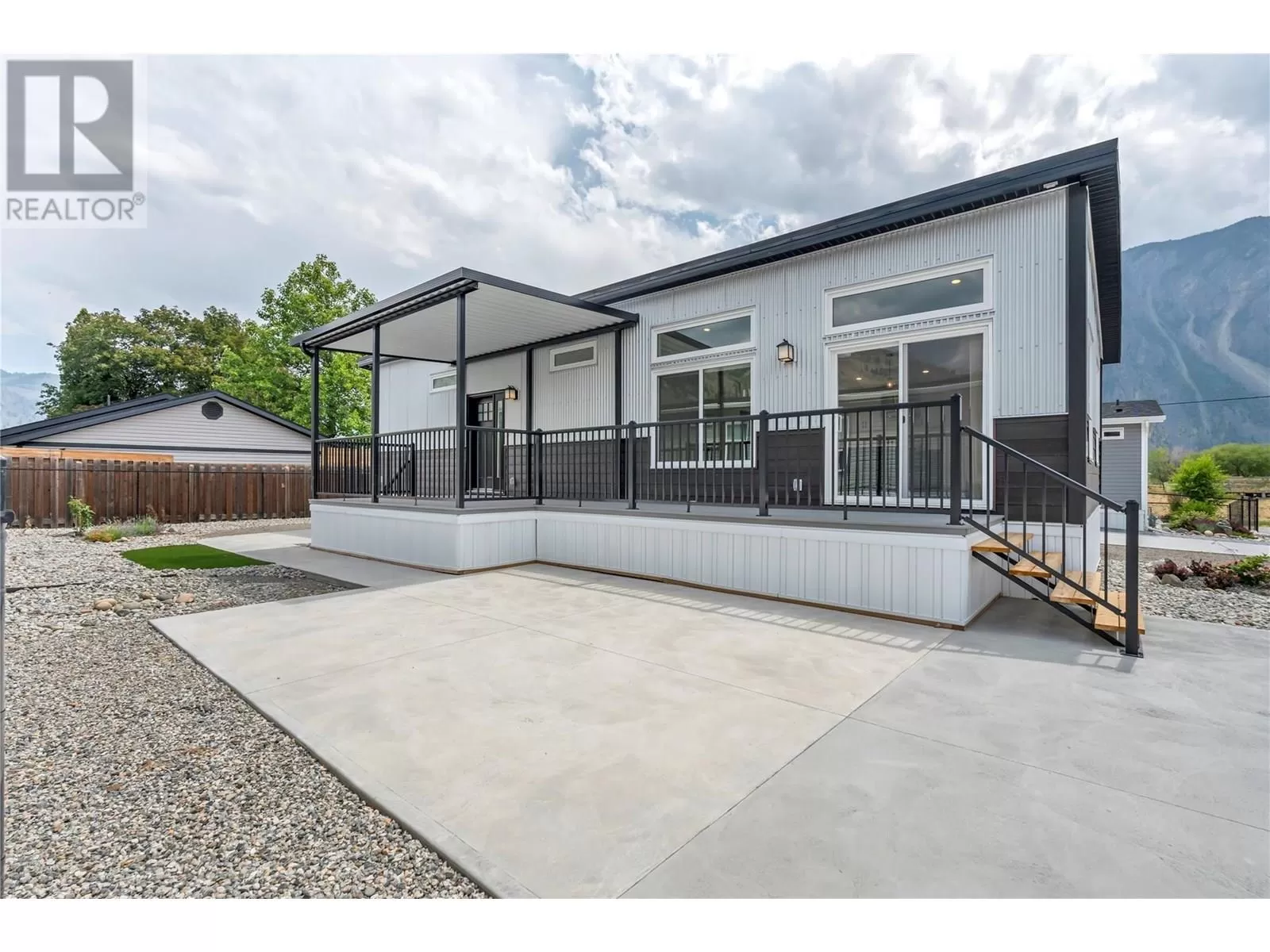 Manufactured Home for rent: 1118 Middle Bench Road Unit# 10, Keremeos, British Columbia V0X 1N2