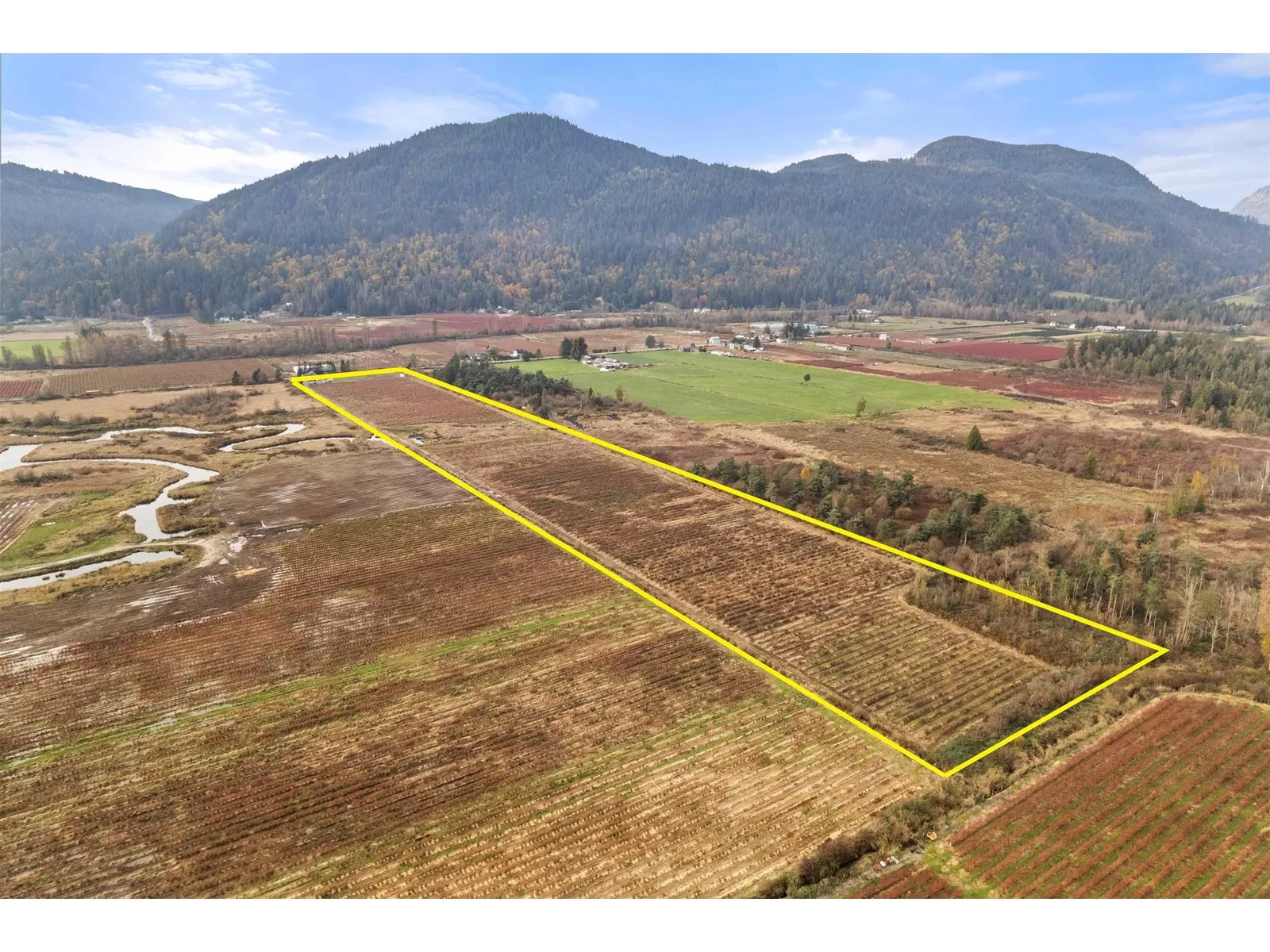 House for rent: 11186 Farms Road, Mission, British Columbia V2V 4J1