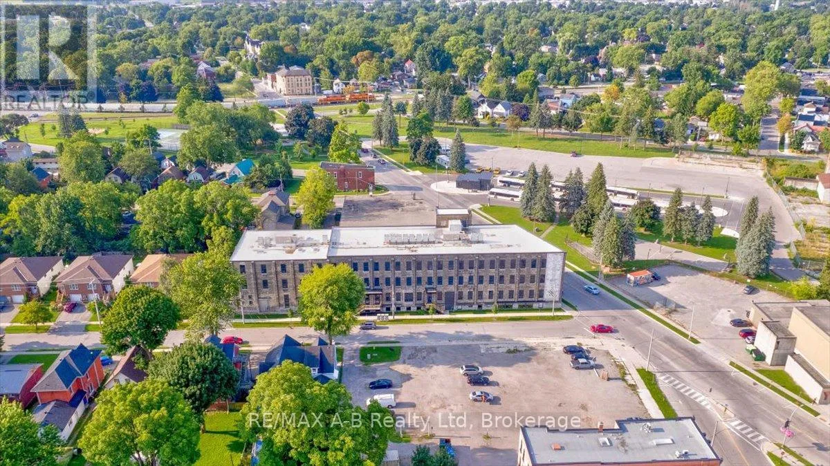 Apartment for rent: 112 - 245 Downie Street, Stratford, Ontario N5A 1X2