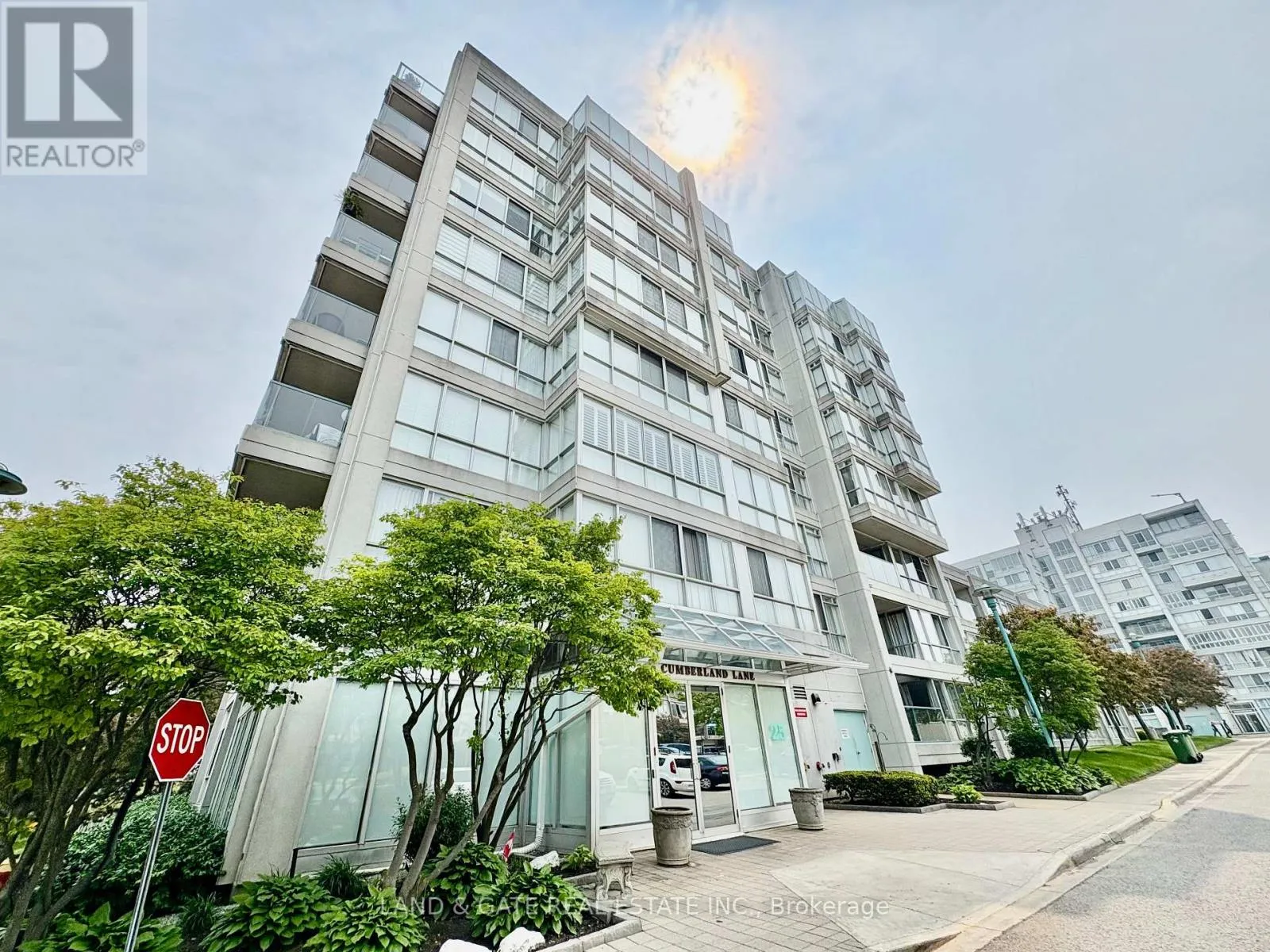 Apartment for rent: 112 - 25 Cumberland Lane, Ajax, Ontario L1S 7K1