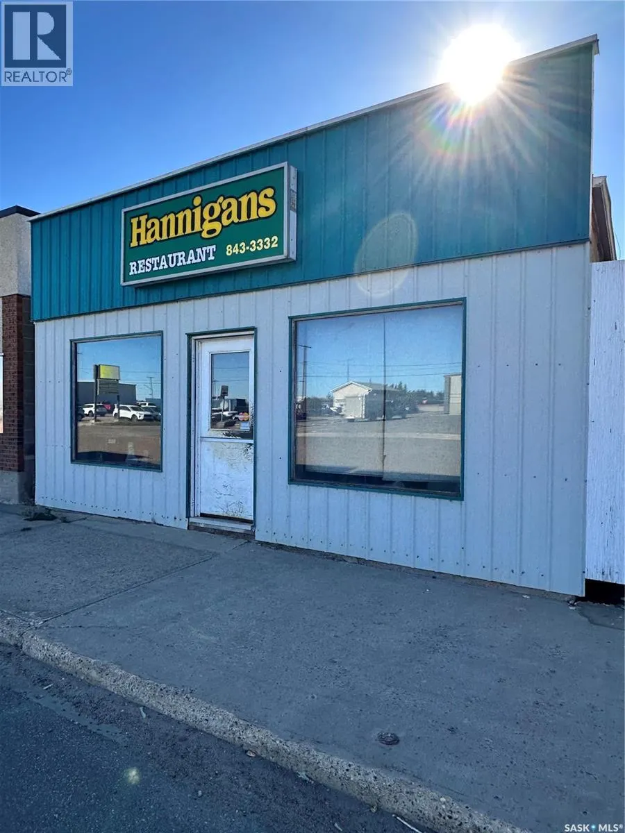 112 2nd Avenue E, Wilkie, Saskatchewan S0K 4W0