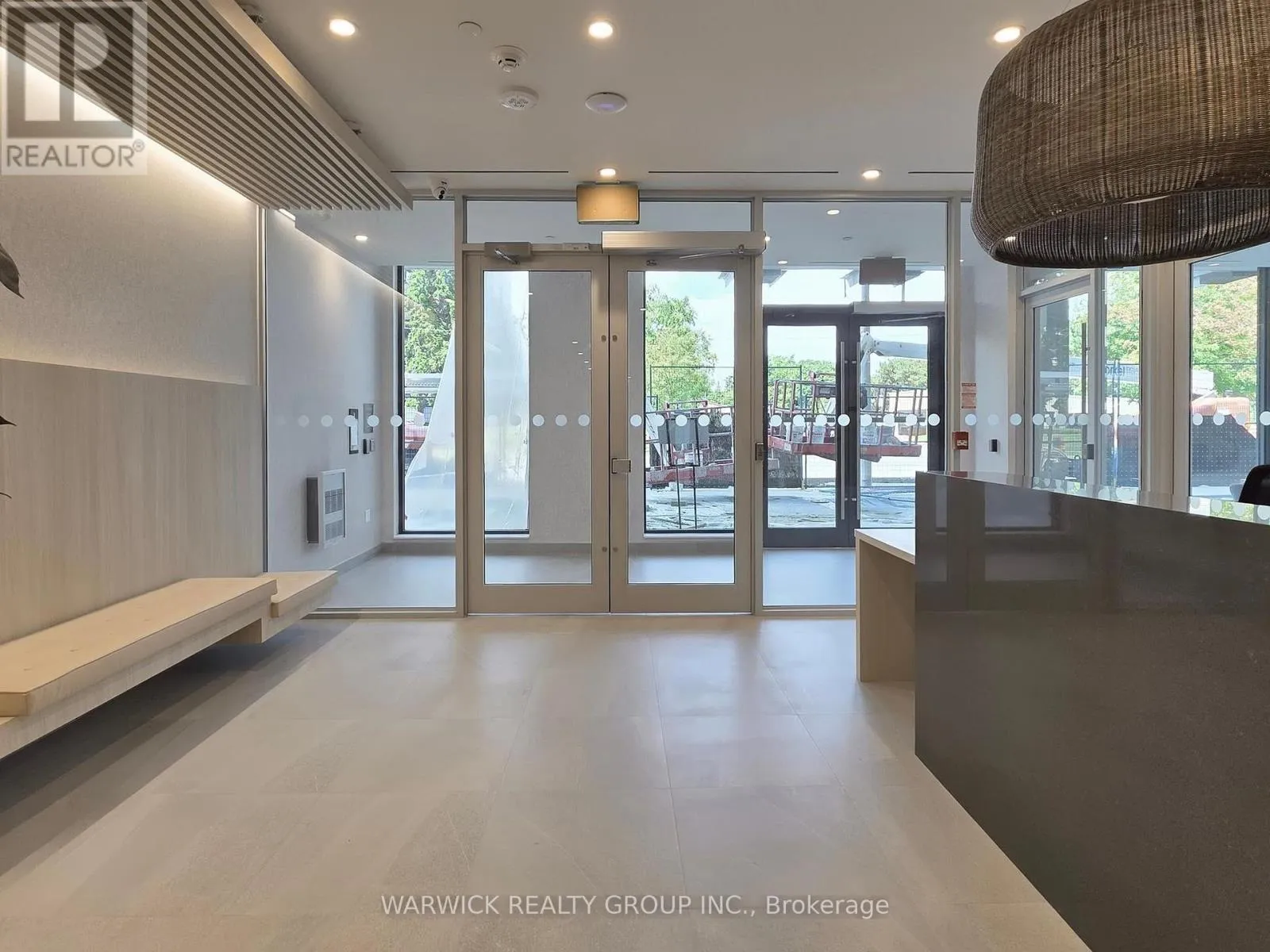 Apartment for rent: 112 - 4365 Bloor Street W, Toronto, Ontario M9C 1R3