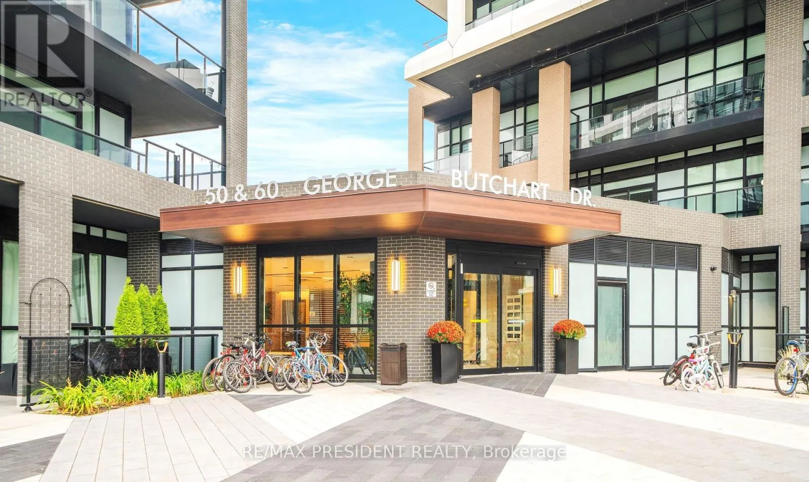 Apartment for rent: 112 - 60 George Butchart Drive, Toronto, Ontario M3K 2C5