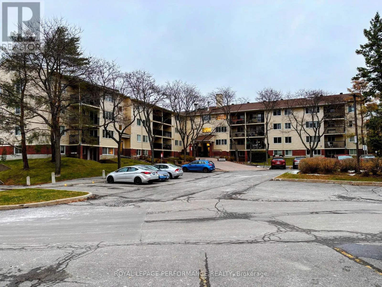 Apartment for rent: 112 - 6470 Bilberry Drive, Ottawa, Ontario K1C 4P1