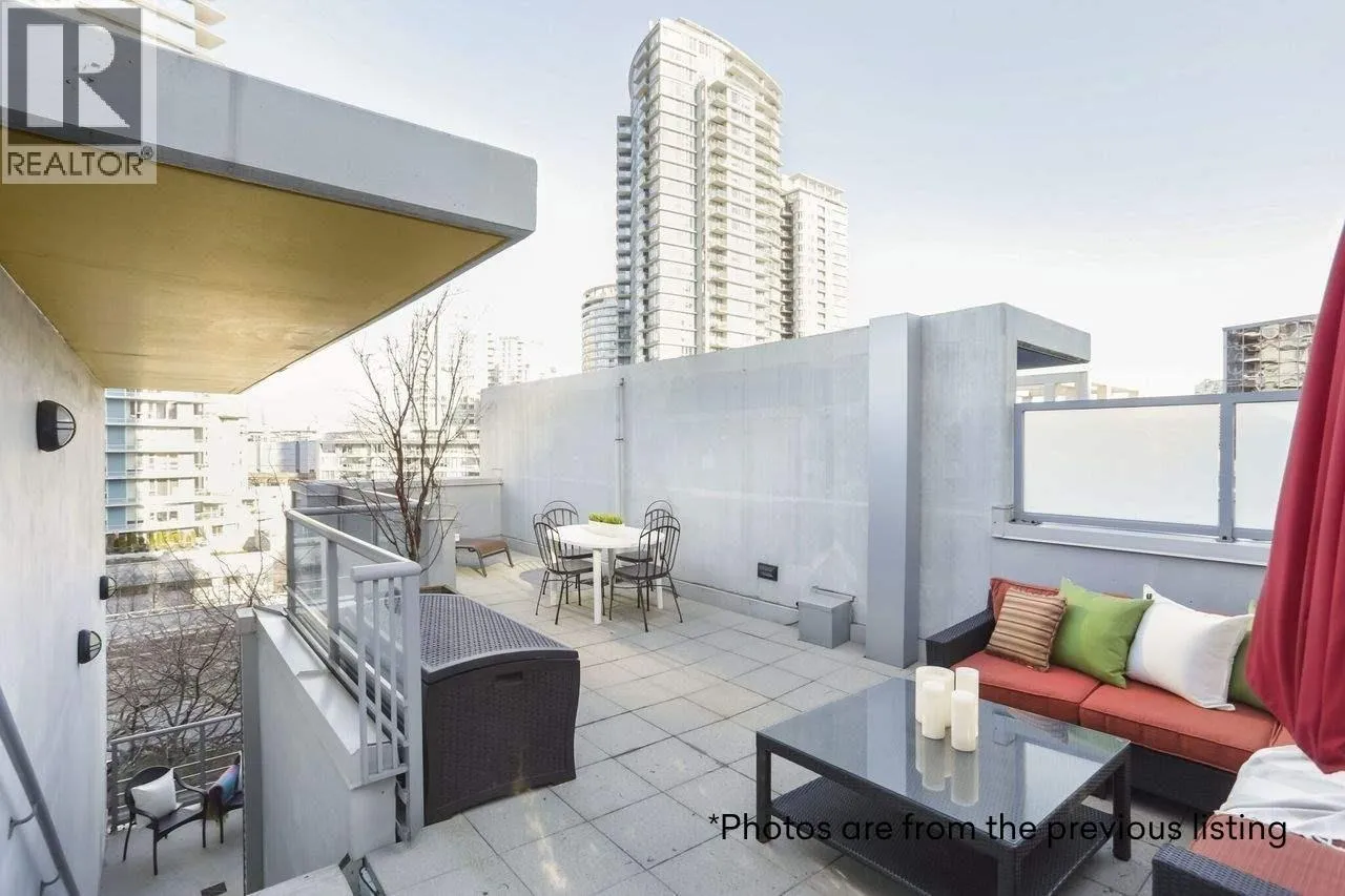 Row / Townhouse for rent: 112 Dunsmuir Street, Vancouver, British Columbia V6B 1X7