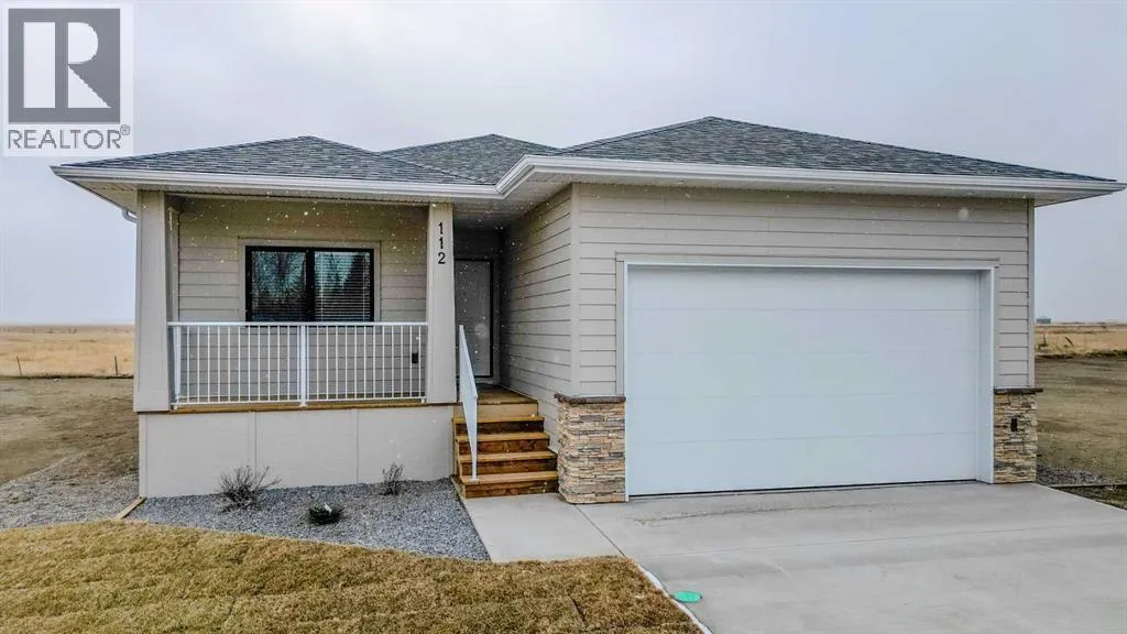 House for rent: 112 E 300 S, Raymond, Alberta T0K 2S0